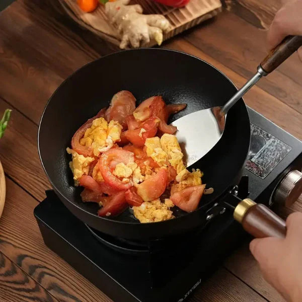 Hand-Forged Cast Iron Skillet Ð Lightweight, Non-Toxic, Long-Lasting Cookware 1
