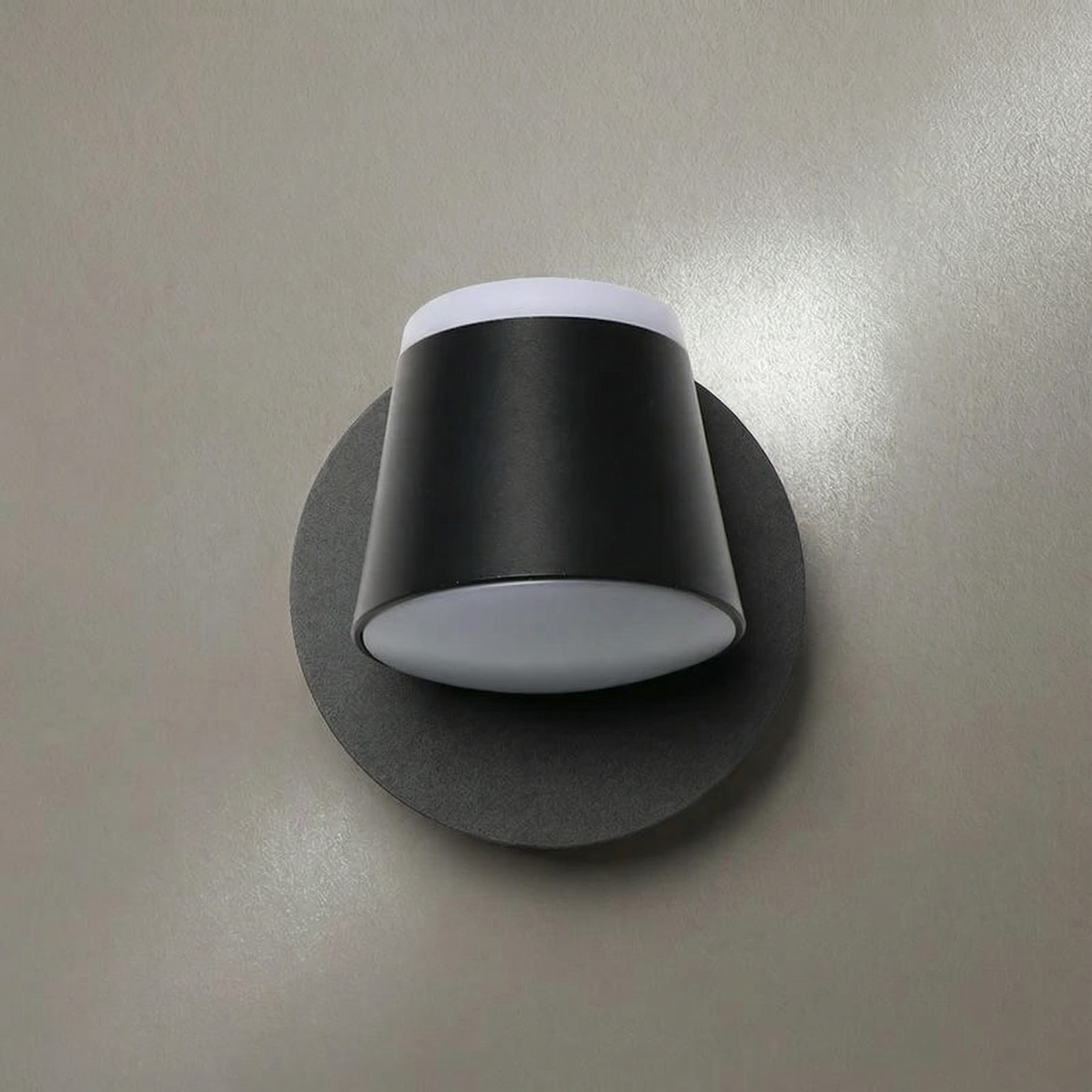 Acrylic LED Wall Sconce - Energy-Efficient Lighting for Modern Spaces 10
