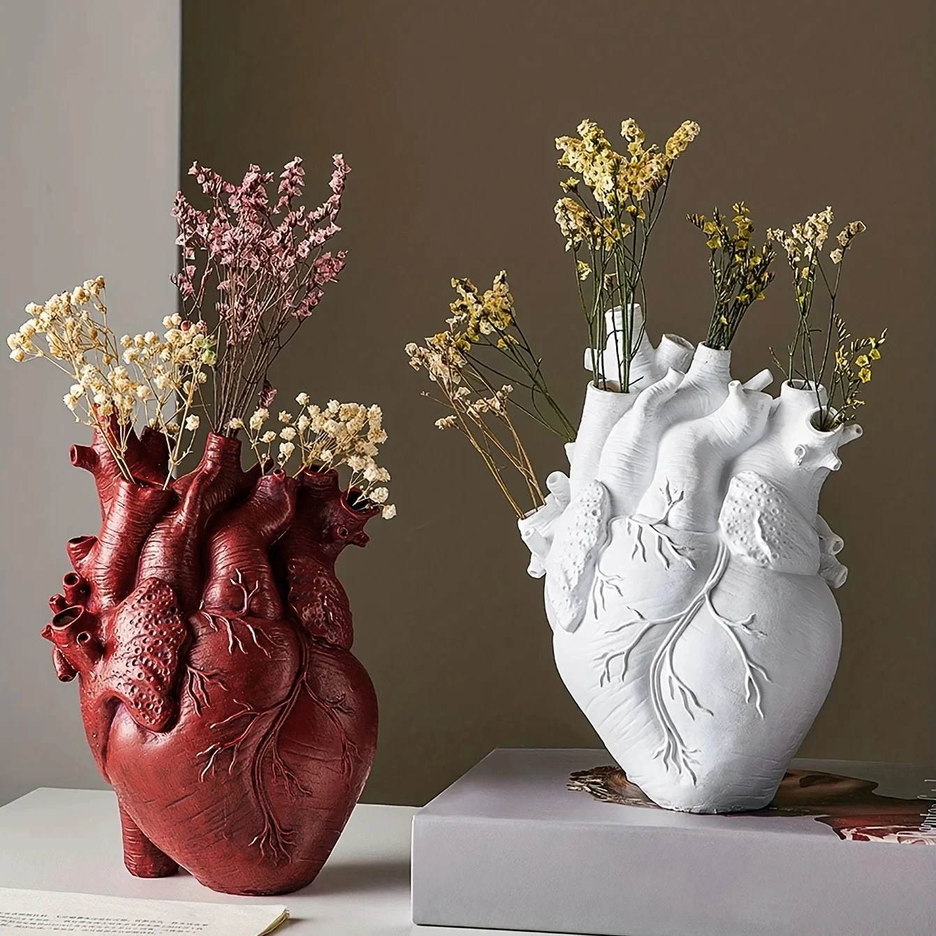 Anatomical Heart Flower Vase - Unique Resin Design for Fresh & Dried Flowers 1