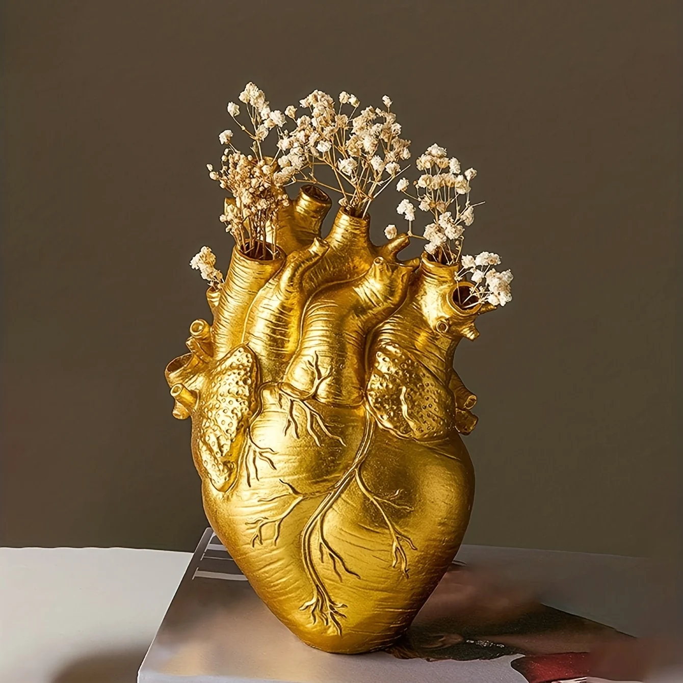 Anatomical Heart Flower Vase - Unique Resin Design for Fresh & Dried Flowers 3