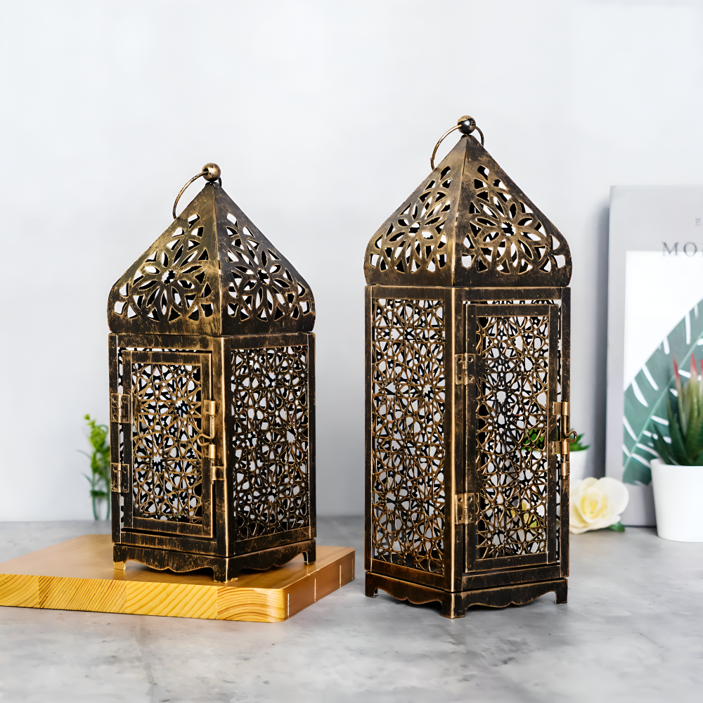 Arabesque Metal Lantern - Elegant Garden Lighting with Intricate Patterns 2