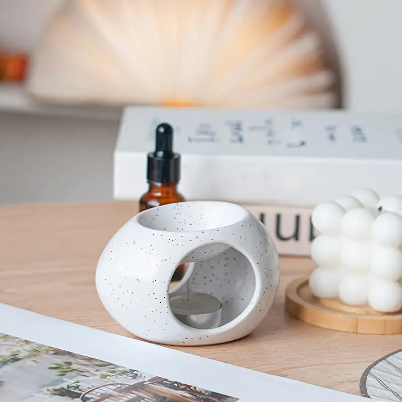 Ceramic Aromatherapy Oil Burner - Elegant Design for Relaxation & Ambiance 0
