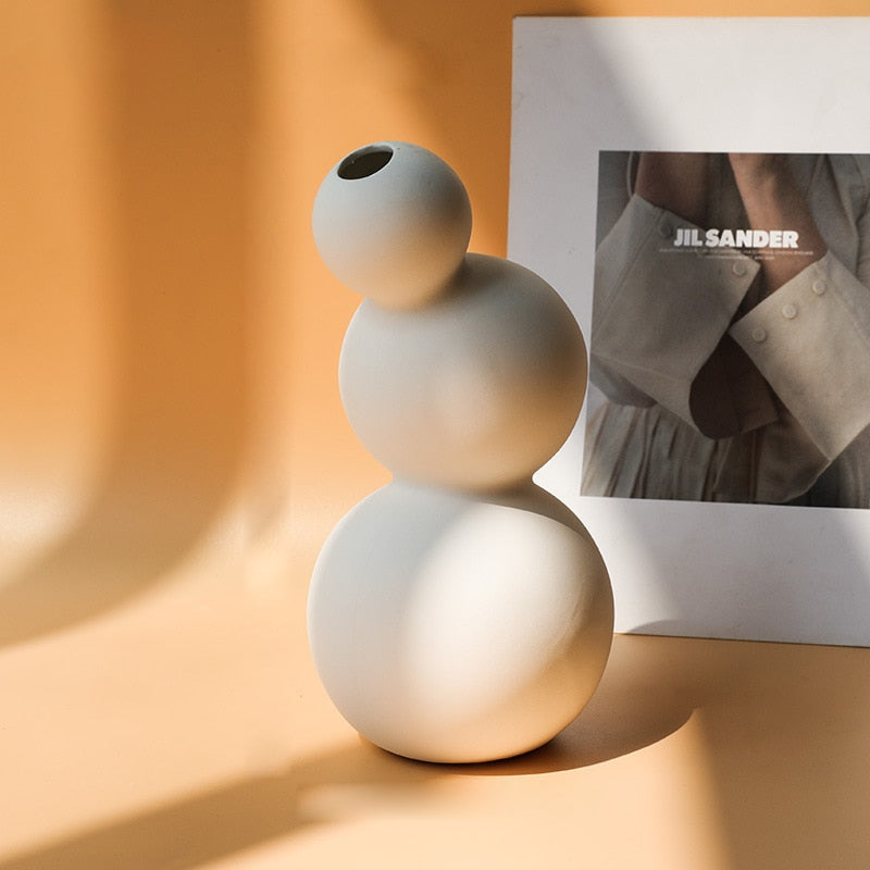 Ceramic Flower Vase - Elegant Design with Anti-Slip Base 3