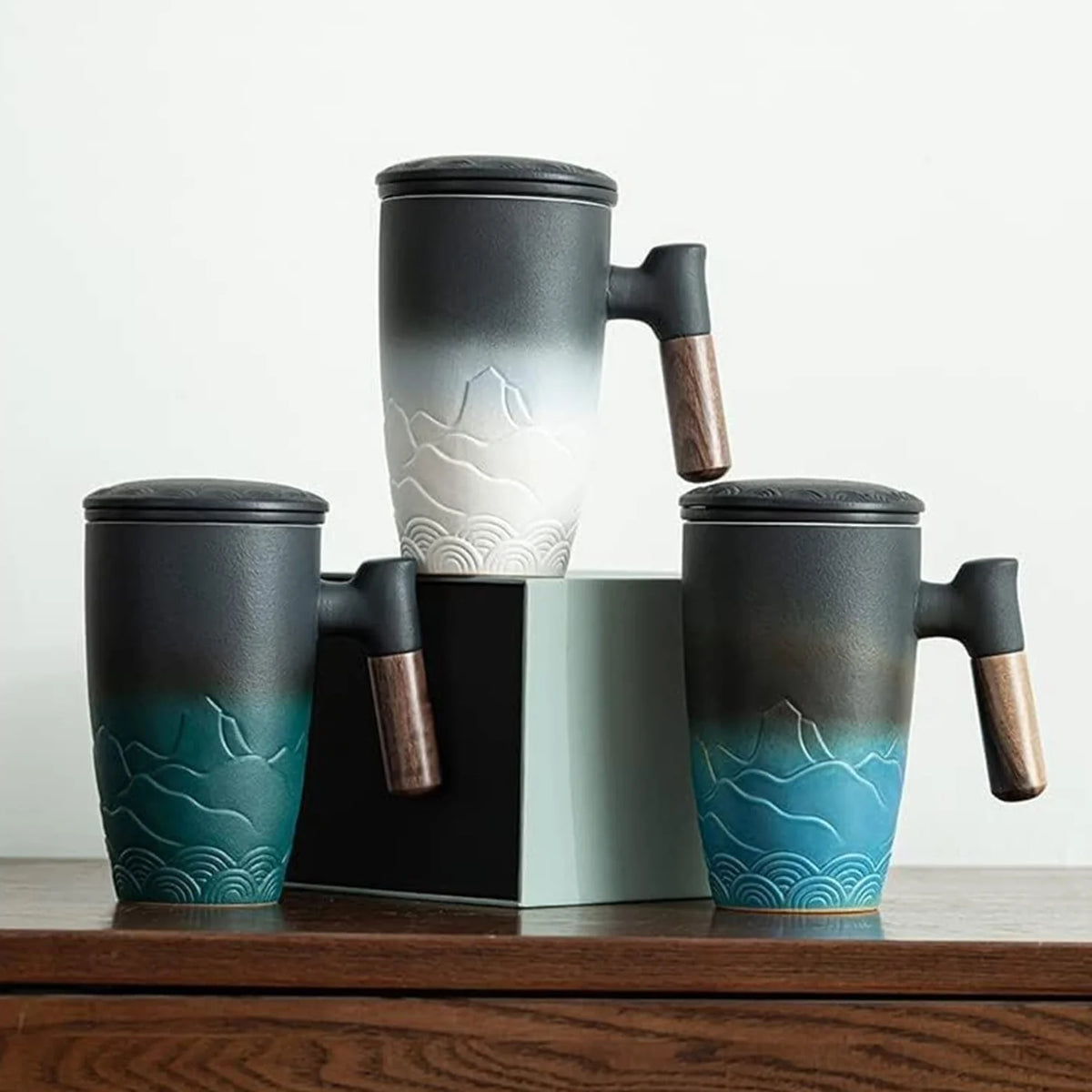 Ceramic Tea Mug with Wooden Handle and Lid – Large Capacity Hot Beverage Cup for Home and Office Use 1
