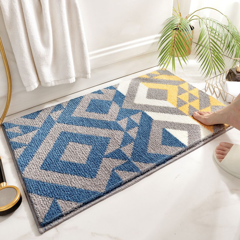 Colorful Absorbent Bath Mat with Anti-Slip Base – Plush Quick-Dry Bathroom Mat for Comfort and Safety 6
