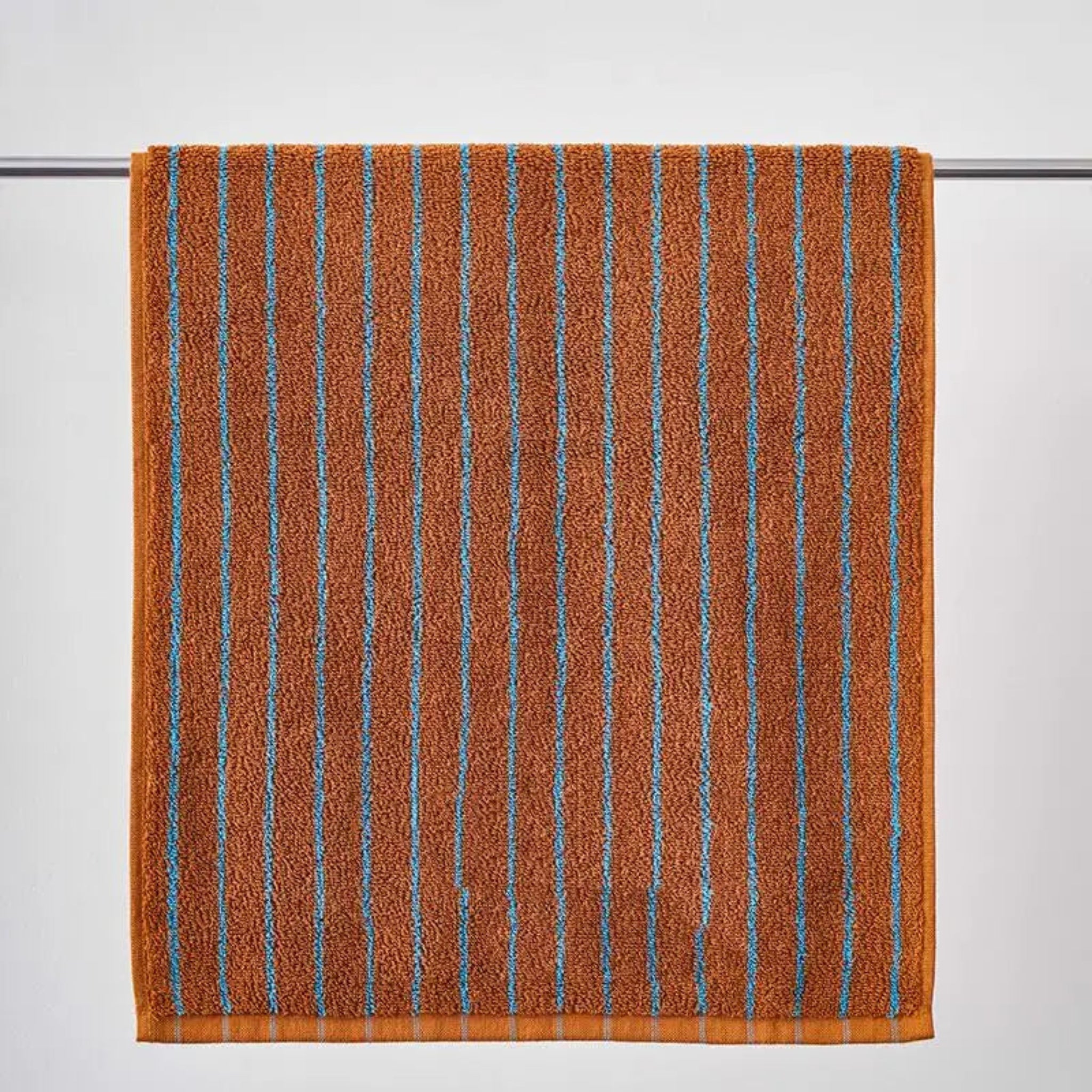 Cotton Bath Towels - Soft, Absorbent Retro Stripes for Everyday Use 3