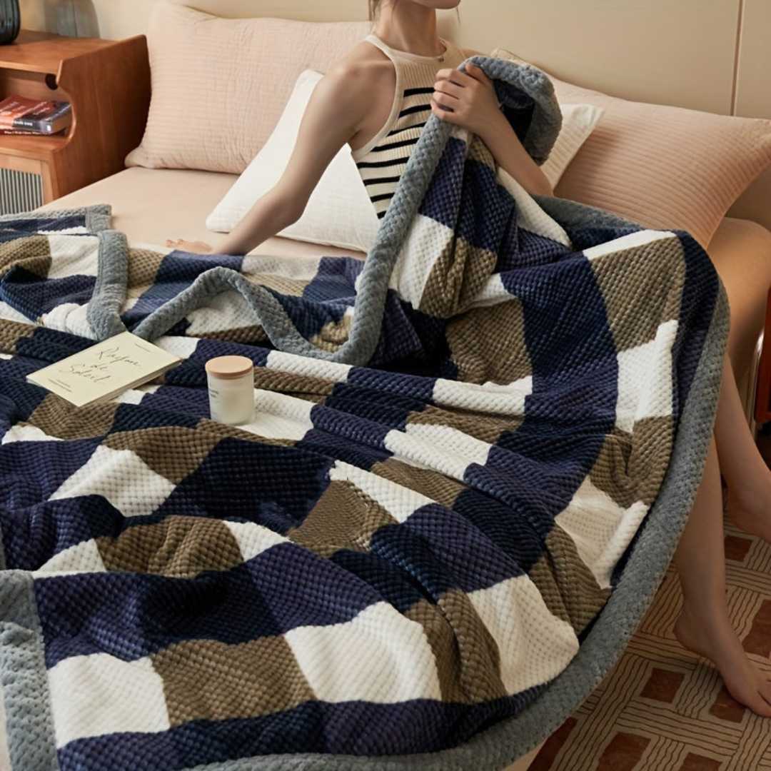 Cozy Fleece Blanket with Diamond Pattern – Soft and Elegant Throw for Ultimate Comfort 1