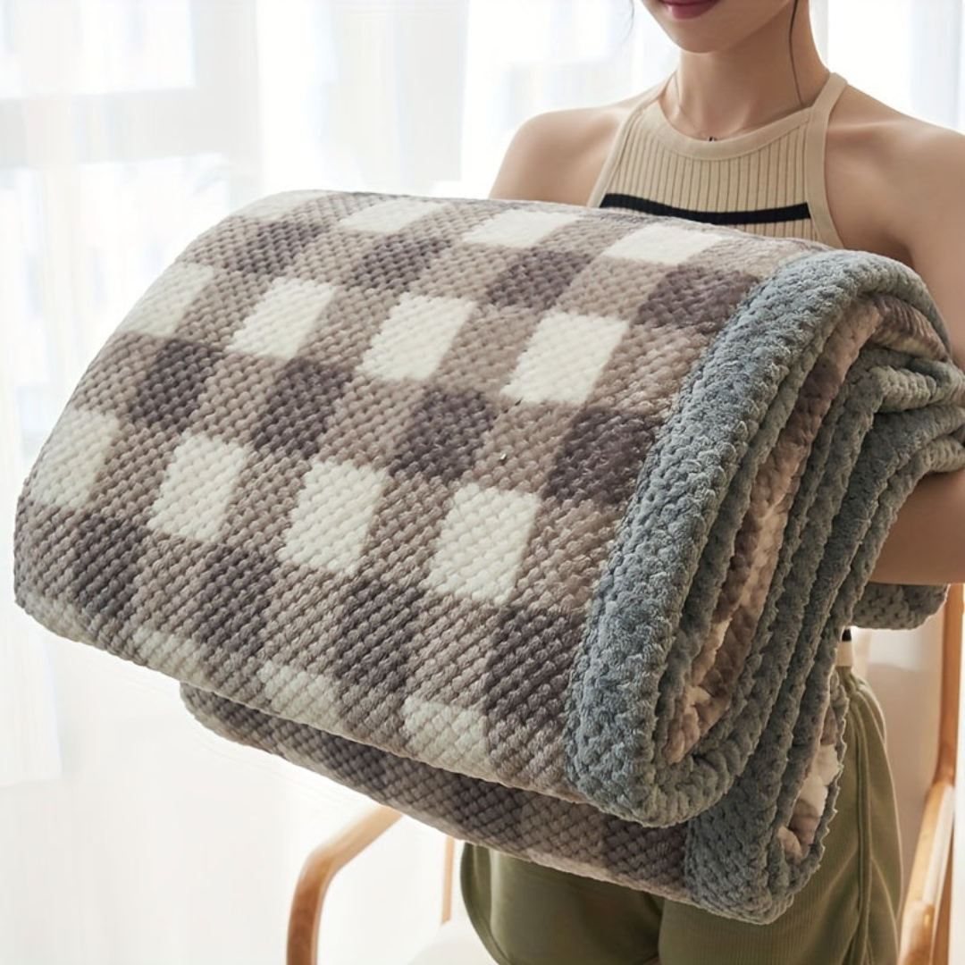 Cozy Fleece Blanket with Diamond Pattern – Soft and Elegant Throw for Ultimate Comfort 7