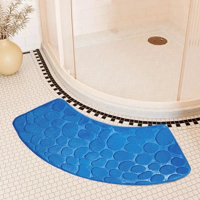 Curved Non-Slip Bath Mat in Quick-Drying Coral Fleece – Ergonomic Design for Comfort and Safety in Bathroom Mats 6
