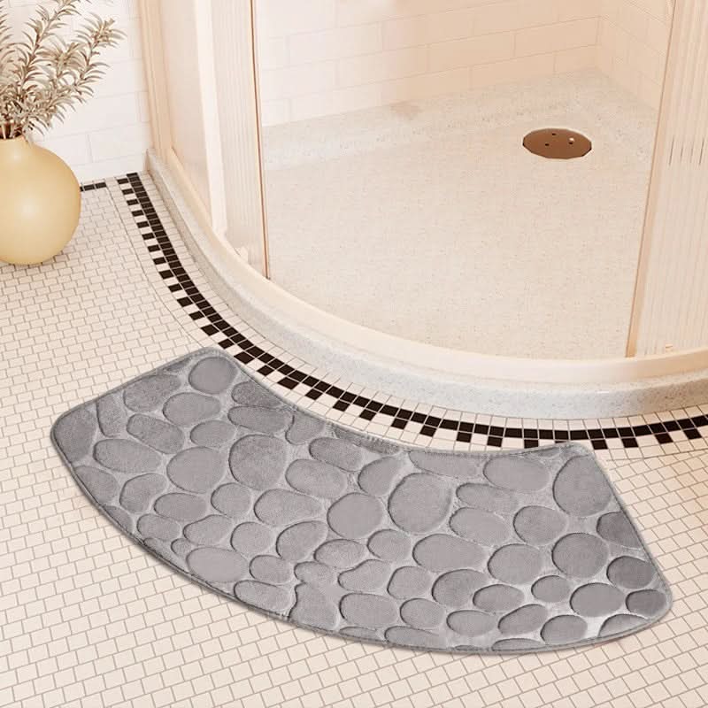 Curved Non-Slip Bath Mat in Quick-Drying Coral Fleece – Ergonomic Design for Comfort and Safety in Bathroom Mats 7
