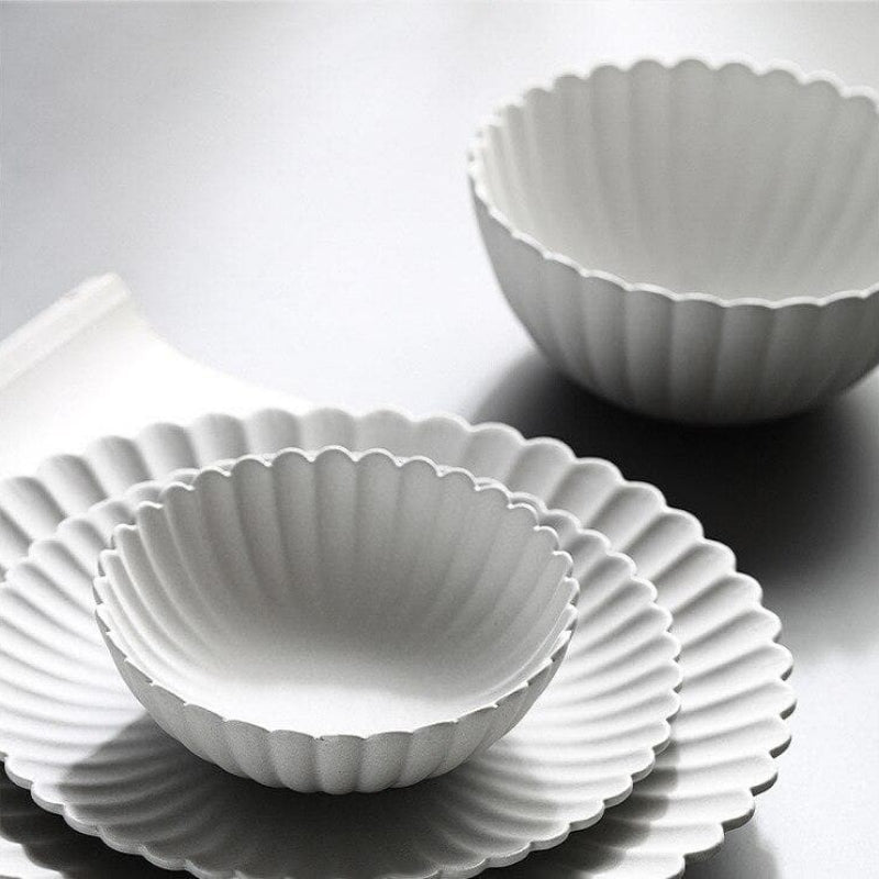 Dinnerware Set - Elegant Ceramic Dinner Plates with Scalloped Edges 4