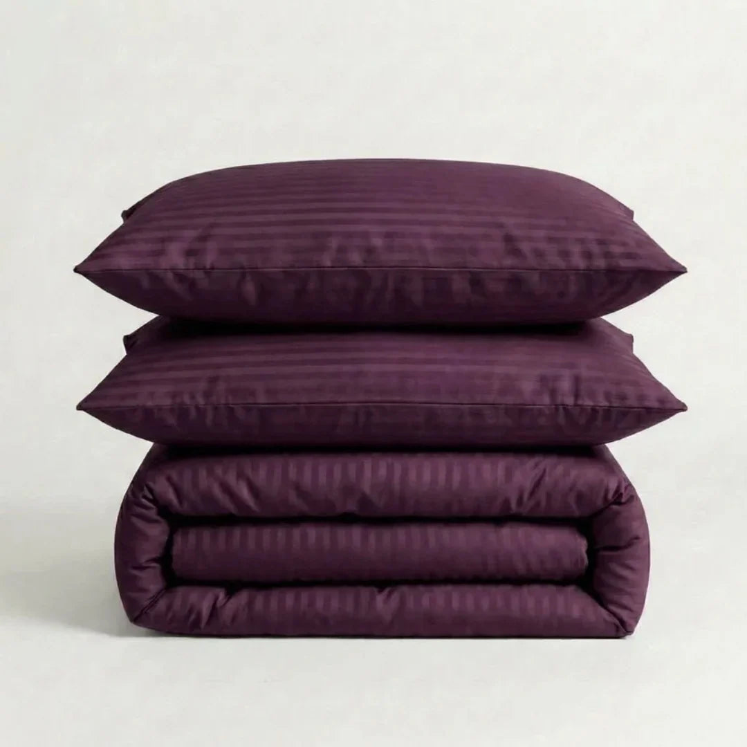 Satin Stripe Duvet with a Soft, Elegant Finish-Duvet cover-Homely Dreams-Red-140x200cm-50x70cm-Homely Dreams