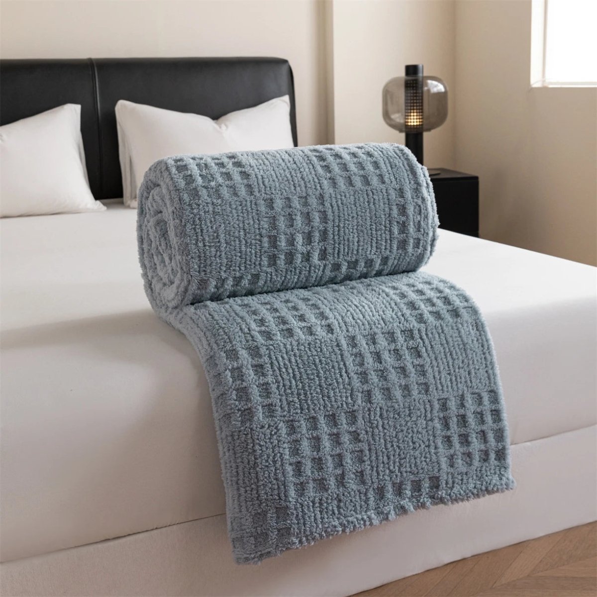 EASYCOZY Velvet Blanket - Luxurious Warmth & Cozy Waffle Design 3