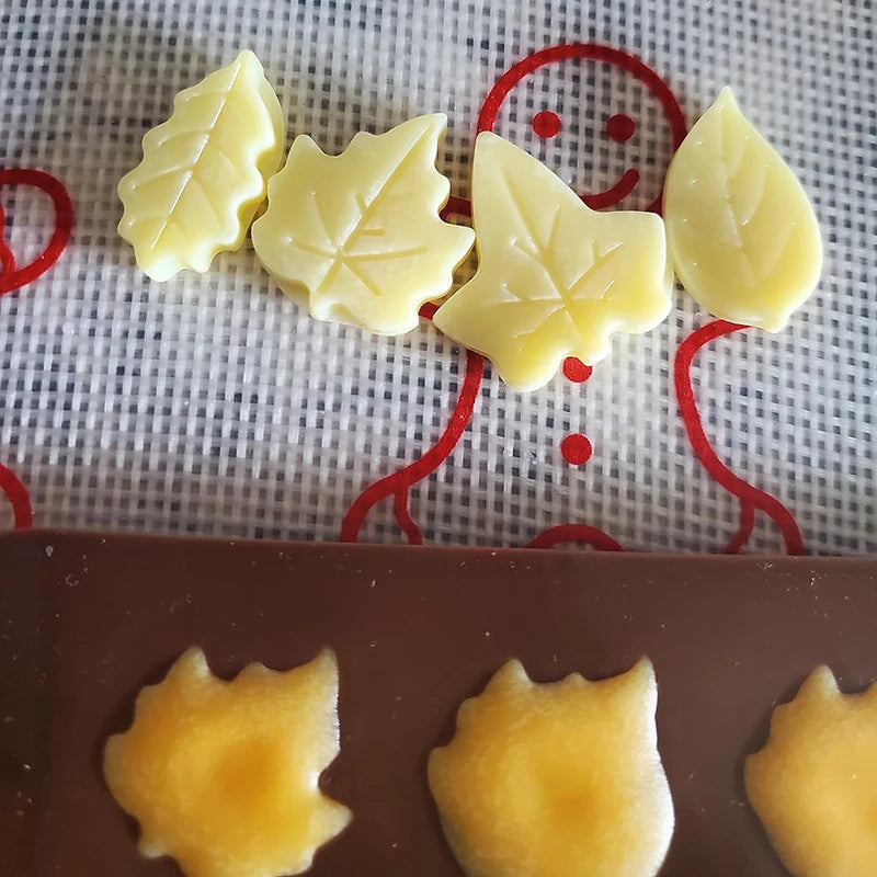 Fall Leaves Silicone Mold - Create Realistic Leaf-Shaped Treats & Crafts 2