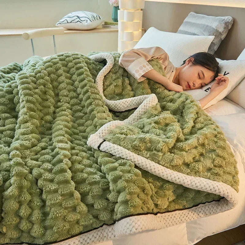 Flannel Blanket - Ultra-Soft Warmth for Cozy Autumn Evenings 3