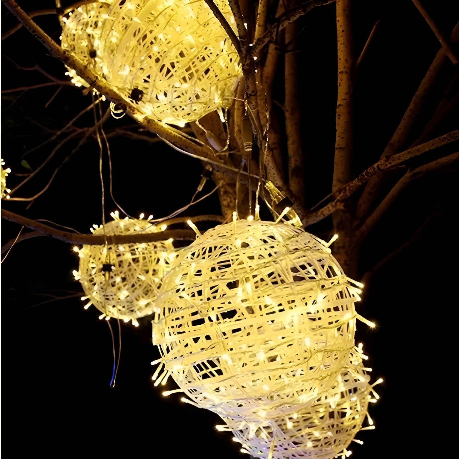 GoldenHaze LED Ball String Lights - Weather-Resistant, Battery-Powered Ambiance 4