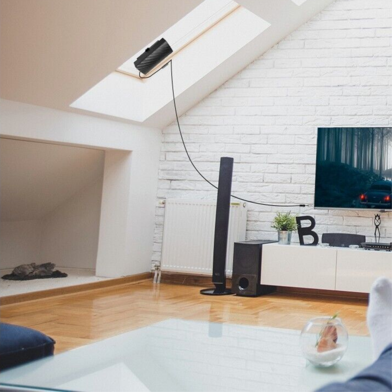 Indoor TV Antenna 39dBi Gain Coaxial Cable Waterproof Design 720P 1080P 4K Compatible 02