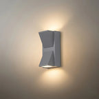 Industrial Outdoor Wall Lamp - Durable Metal Design, IP65 Rated 10