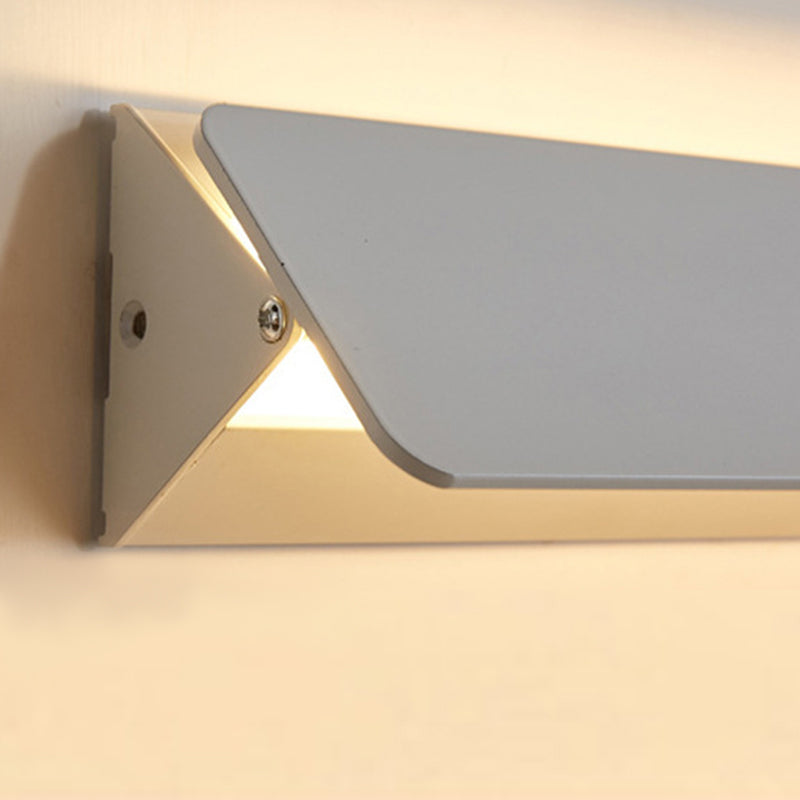 LED Wall Sconce - Rotatable Design for Versatile Lighting 3