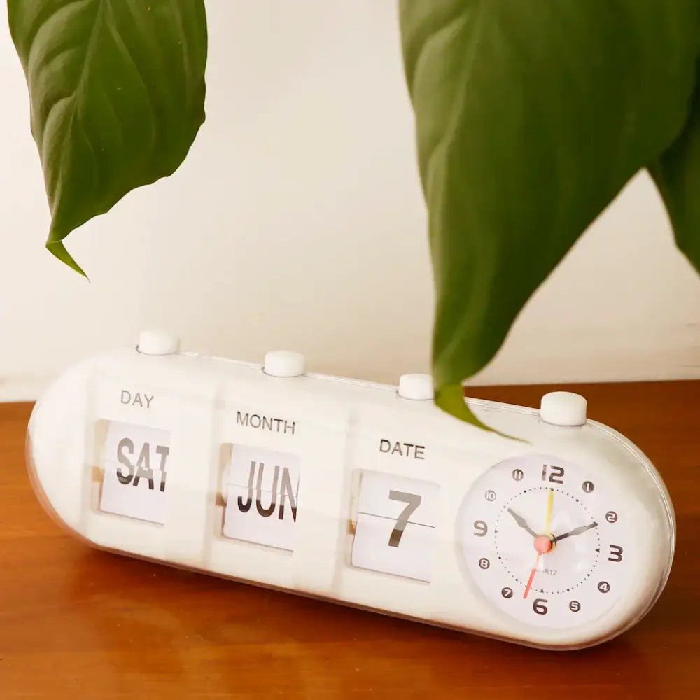 Manual Flip Calendar Desk Clock - Classic Analog Design for Timeless Style 1