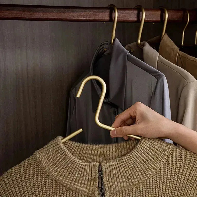 Metal Clothes Hangers 5-Pack - Durable Non-Slip Coat Hanger Set in Matte Gold & Silver 3