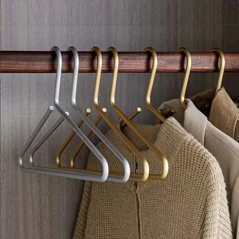 Metal Clothes Hangers 5-Pack - Durable Non-Slip Coat Hanger Set in Matte Gold & Silver 7