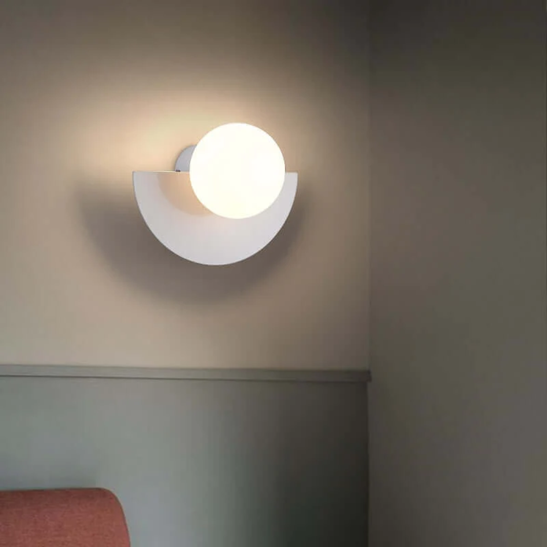 Metal Half Moon Wall Sconce - Modern LED Wall Lamp for Stylish Lighting 1