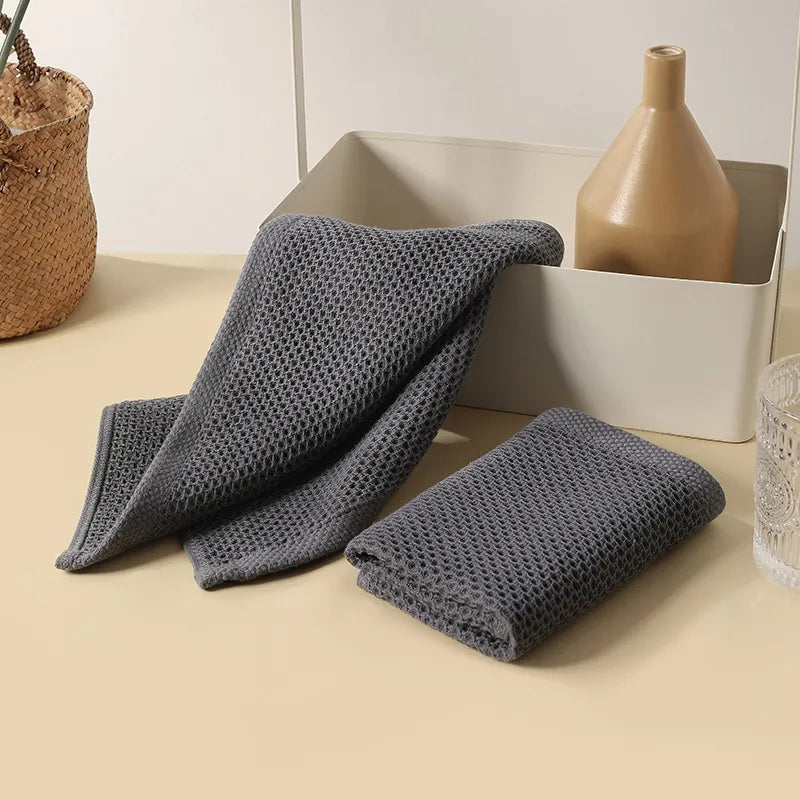 Microfiber Cleaning Cloth - High Absorbency, Lint-Free & Durable 2