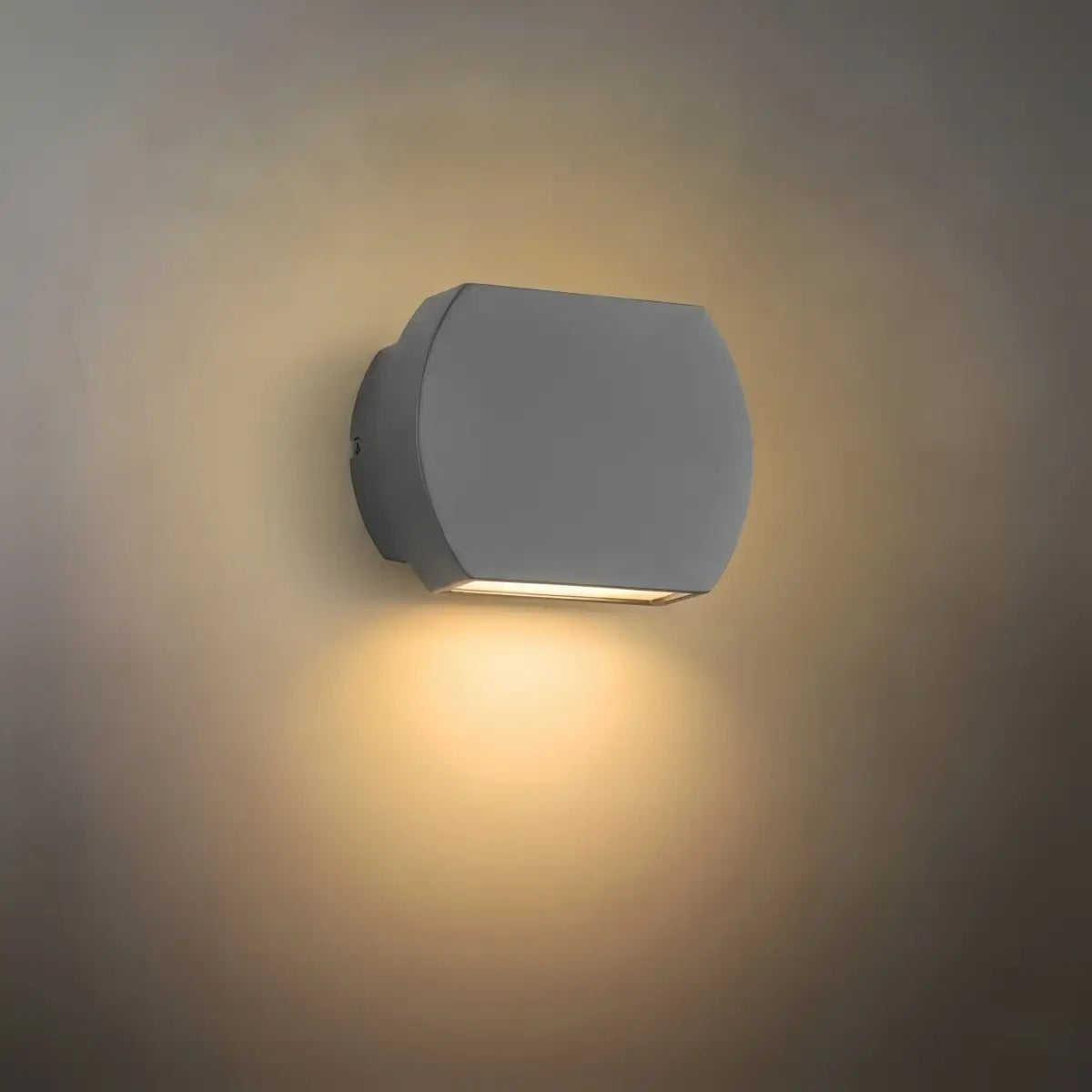 Modern Outdoor Wall Lamp - Durable, IP65 Weather-Resistant Light 10