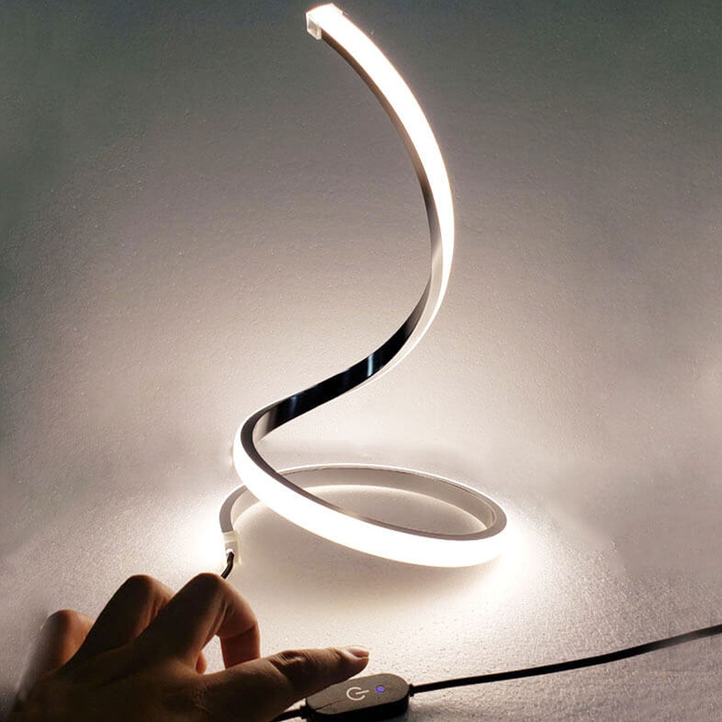 Modern Snake Shape LED Table Lamp with Touch Dimming and Color Changing – Ideal Bedside or Desk Lamp for Living Room 9