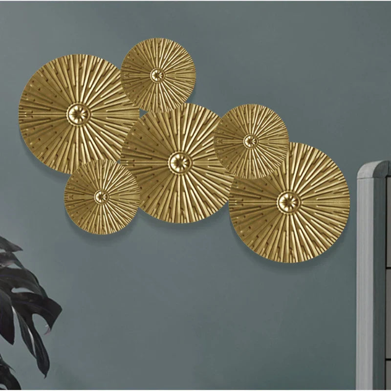 Nordic Gold Metal Wall Art - Elegant Round Wall Decor for Stylish Interiors 1
