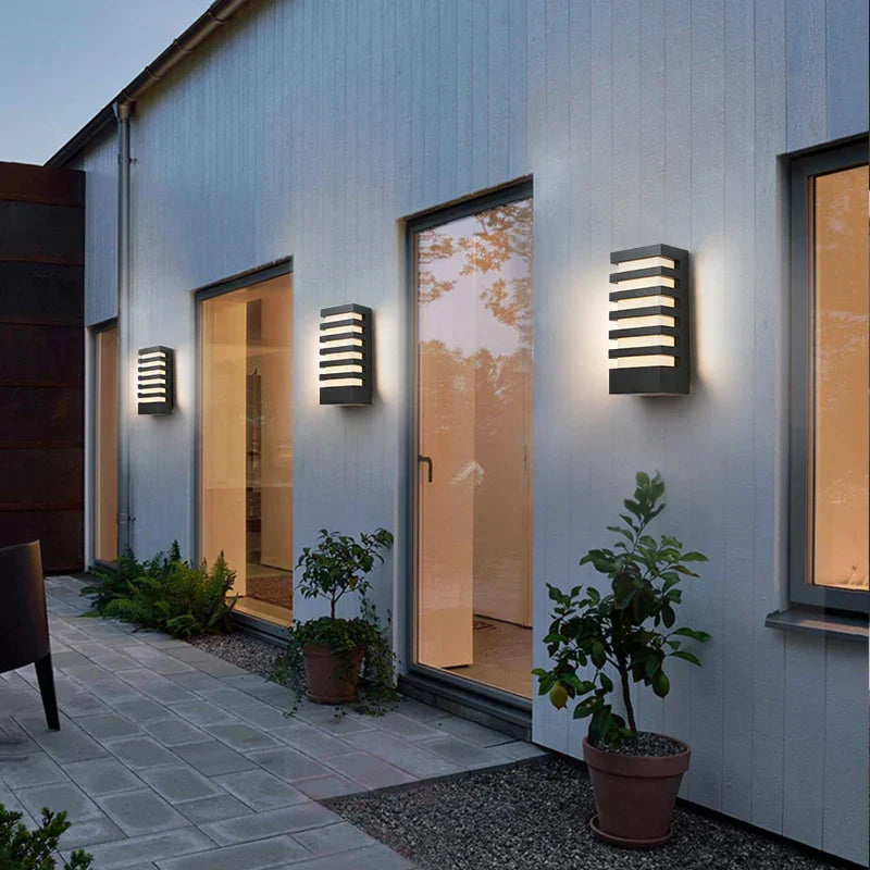 Outdoor Wall Light - Durable Aluminium Design with Integrated LED 3