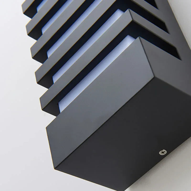 Outdoor Wall Light - Durable Aluminium Design with Integrated LED 5
