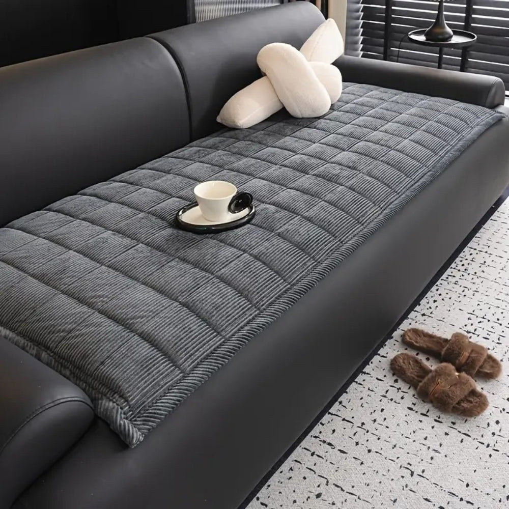 Quilted Couch Cover Mat – Soft Microfiber with Non-Slip Backing, Cat Scratch Resistant, Machine Washable, Standard Sofa Size 2