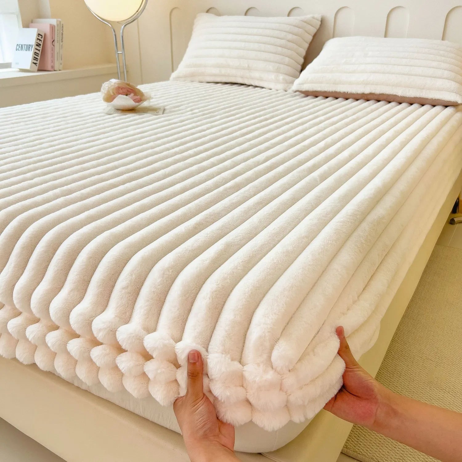 Quilted Velvet Fitted Bed Sheet - Ultra-Soft Comfort & Deep Pockets 1
