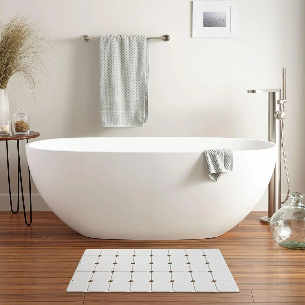 Silicone Non-Slip Bath Mat - Foldable Design with Strong Suction Cups 1