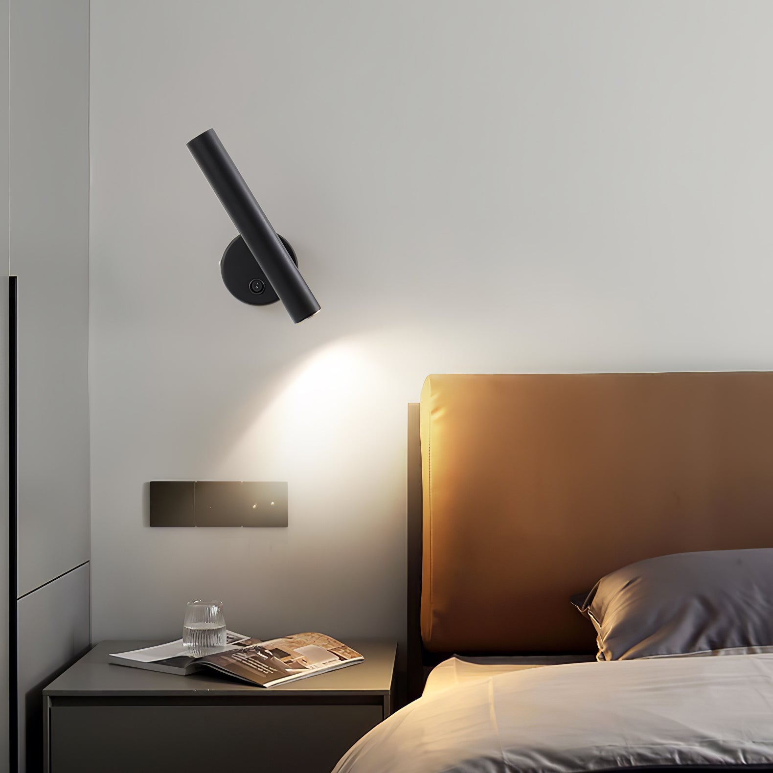 Slender Adjustable Wall Lamp with Integrated LED, Black Finish – Modern Sconce Light for Indoor Spaces 2
