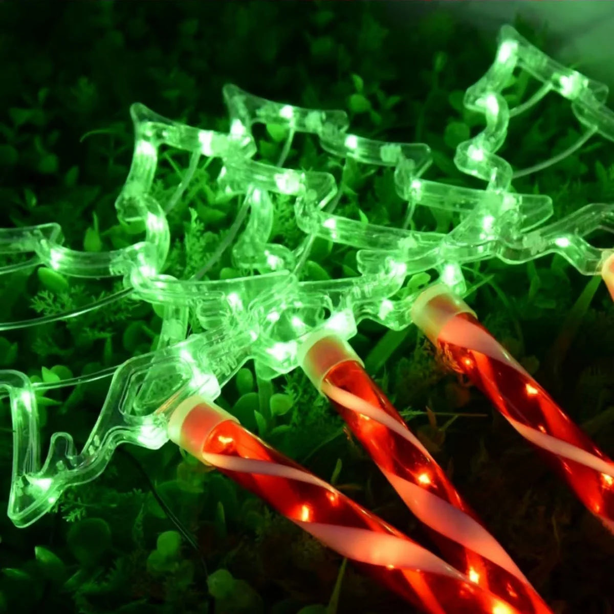 Solar-Powered Waterproof LED Outdoor Lights – Creative Christmas Tree Design for Patios and Gardens 4