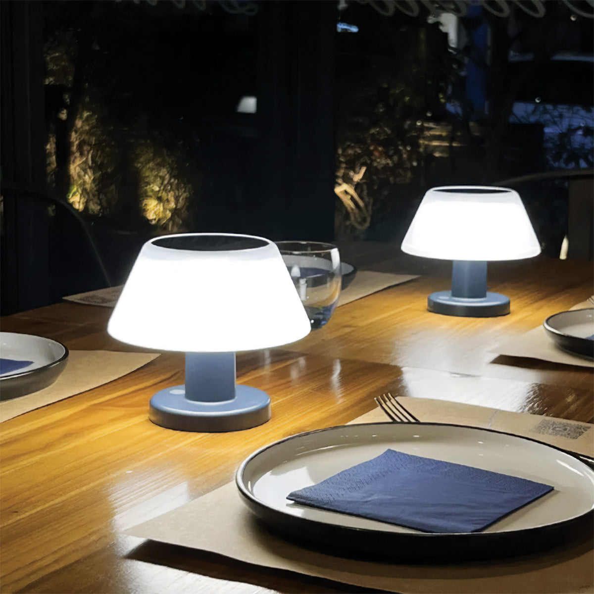 Table Lamp - Adjustable 20 Lumens Solar-Powered Outdoor Light 4