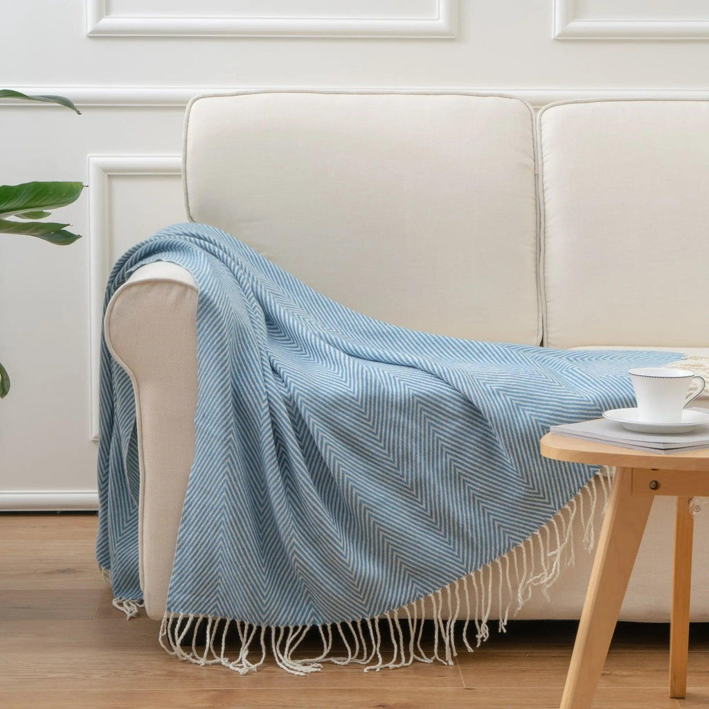 Throw Blanket - Soft, Cozy Warmth for Year-Round Comfort 4