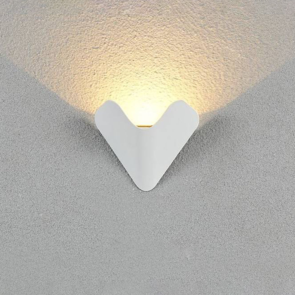 Triangle Outdoor Wall Lamp - Weatherproof Modern Outdoor Wall Lights 1