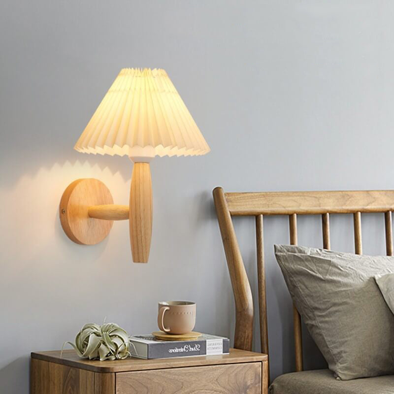 Vintage Wooden Wall Sconce - Elegant Pleated Shade for Stylish Lighting 2