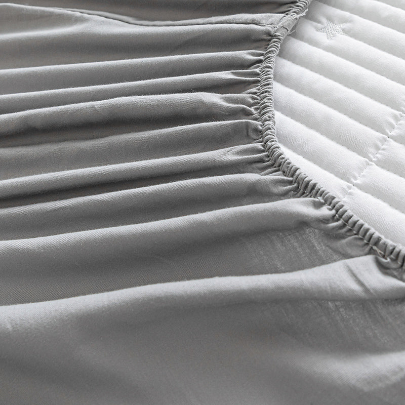 Waterproof Mattress Protector - Durable, Breathable Cover for Comfort 4