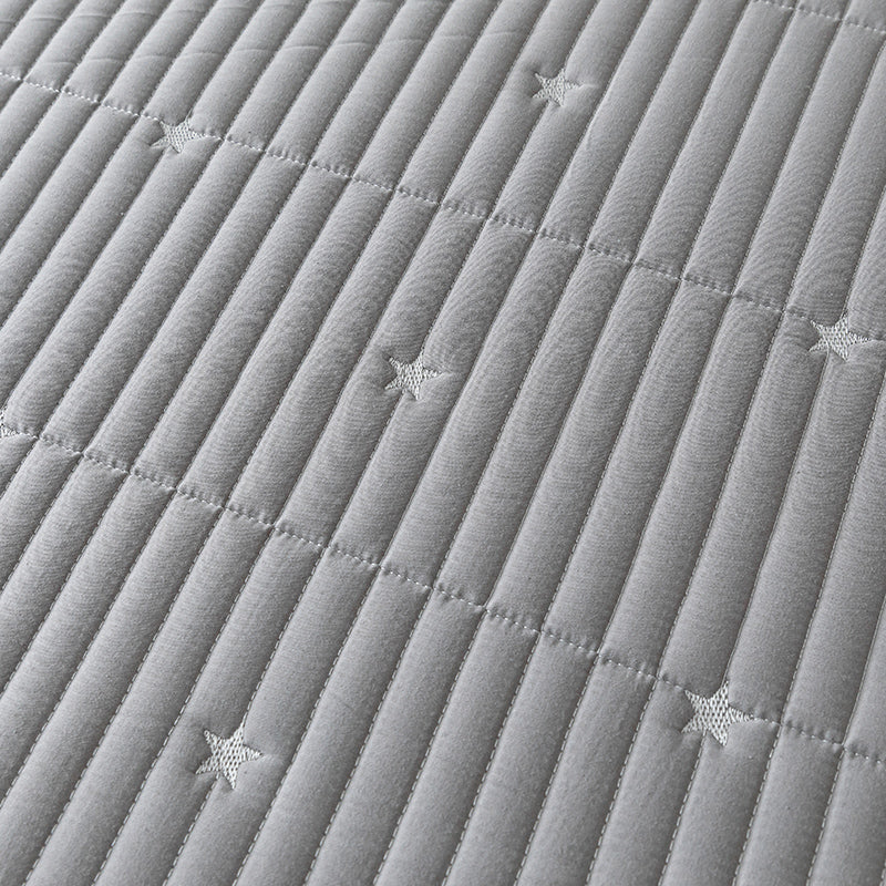 Waterproof Mattress Protector - Durable, Breathable Cover for Comfort 7