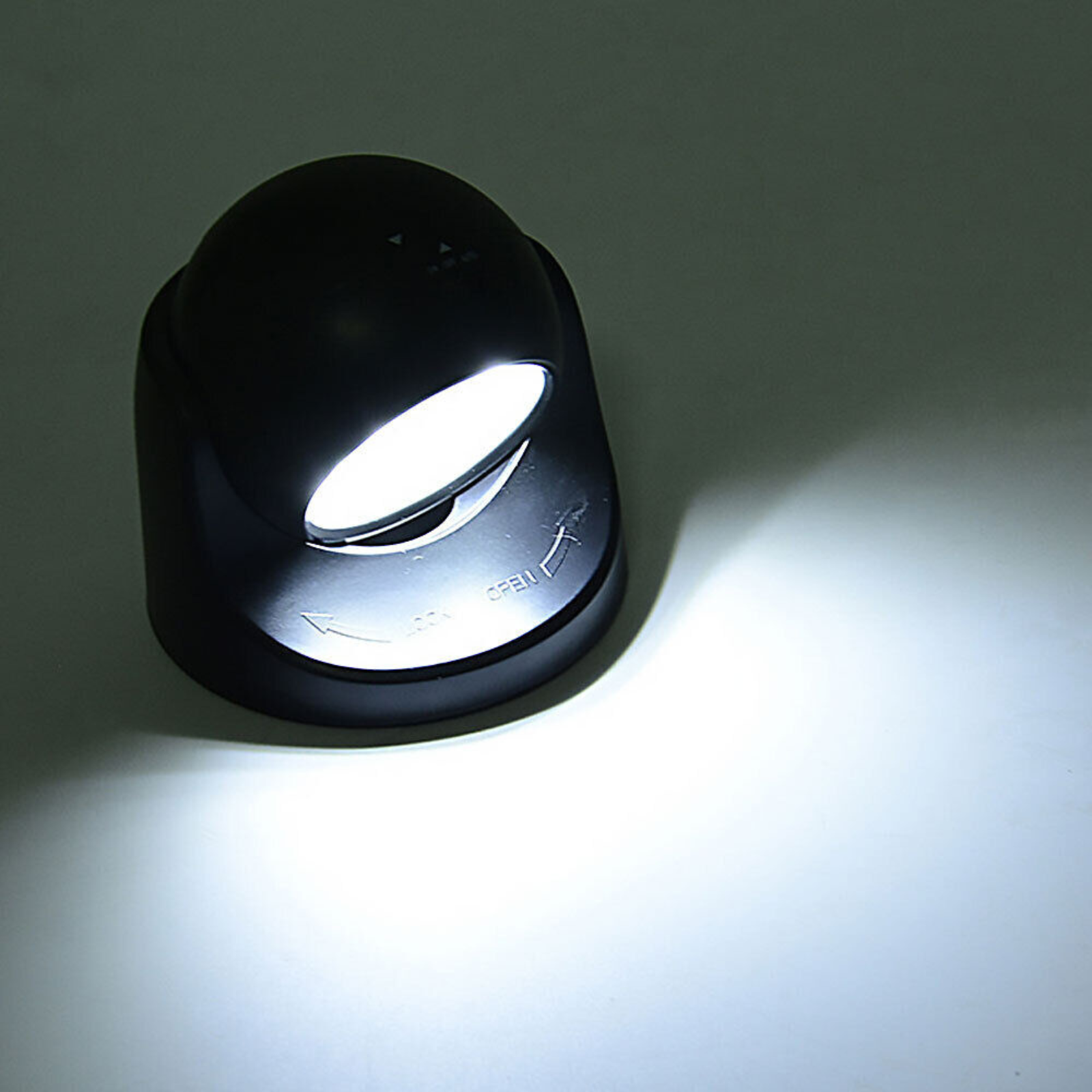 Wireless Outdoor Motion Sensor Light - 360° Adjustable & Portable 2